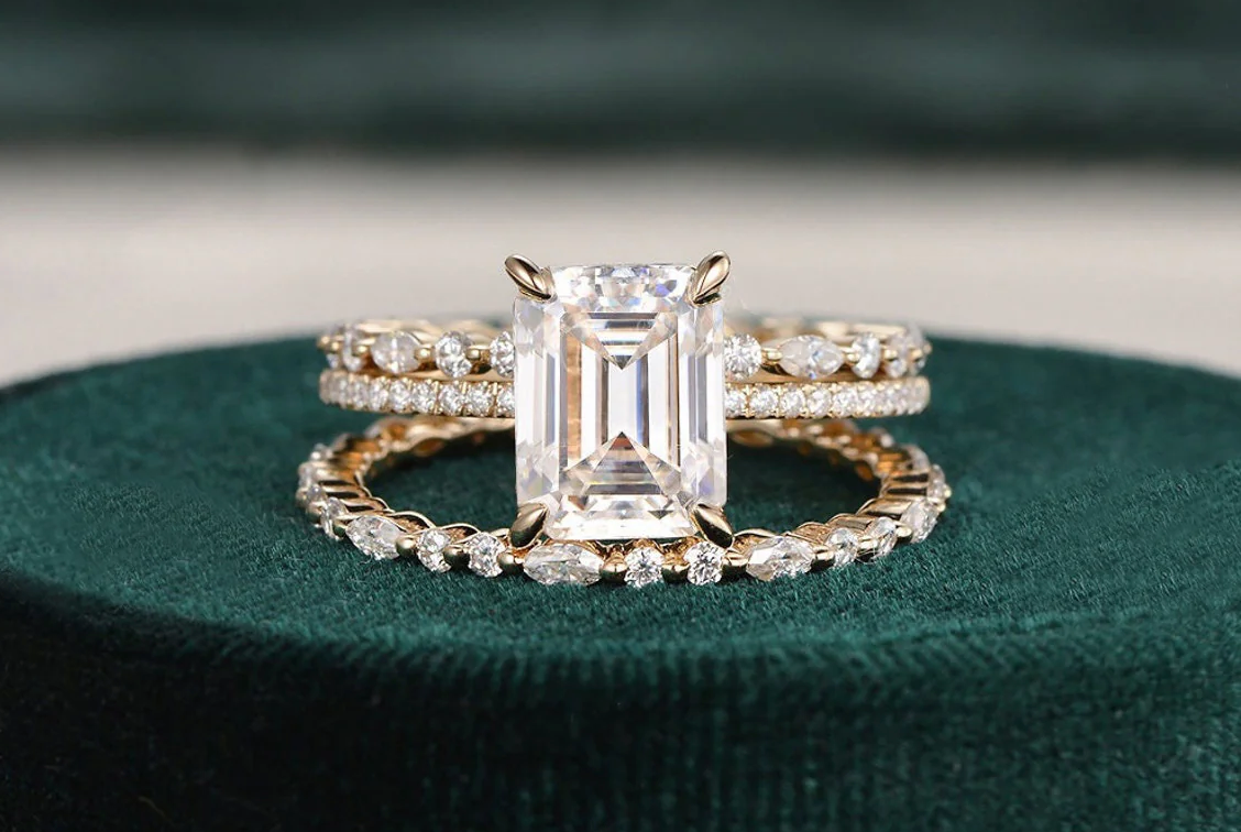 Does Moissanite get cloudy over time?