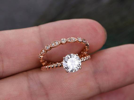 Vintage Style Round Cut Ring Set, Twisted Band