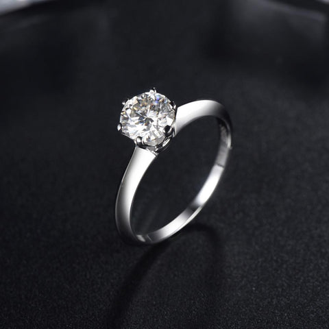 Claw setting hotsell engagement ring