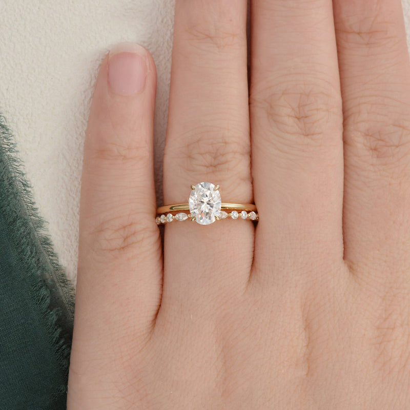 Bridal Ring Set, Oval Cut Center Stone
