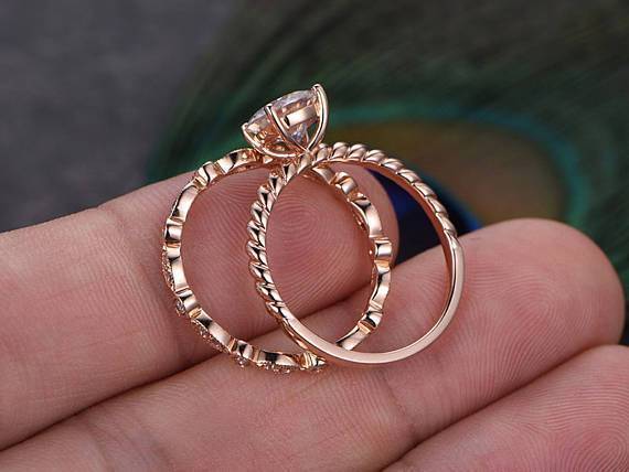 Vintage Style Round Cut Ring Set, Twisted Band