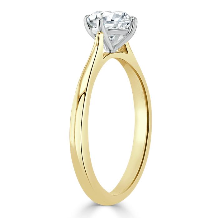 Round Cut Moissanite Engagement Ring, Classic Style