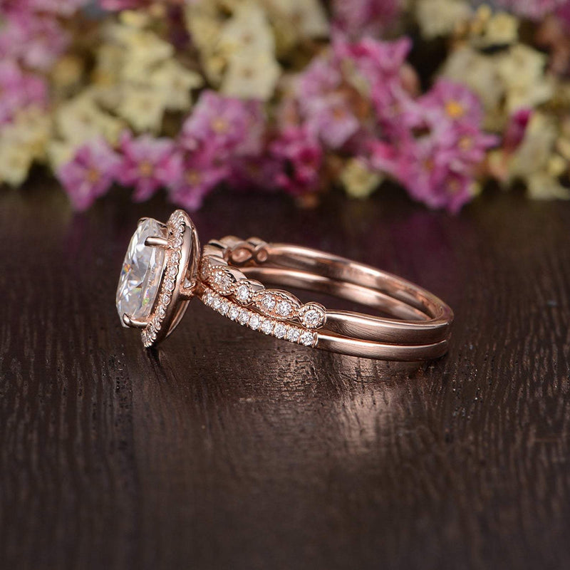 Classic Oval Cut Halo, Bridal Ring Set