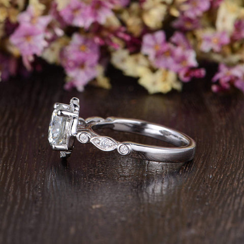 Round Cut Moissanite Engagement Ring Art Deco Halo Design Flawless Moissanite