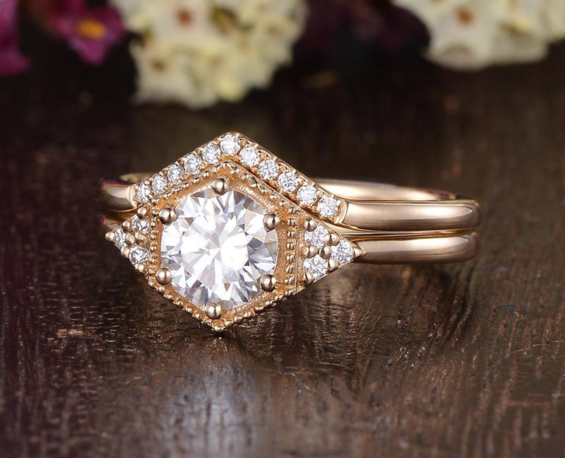 Vintage Style Bridal Ring Set, Round Cut