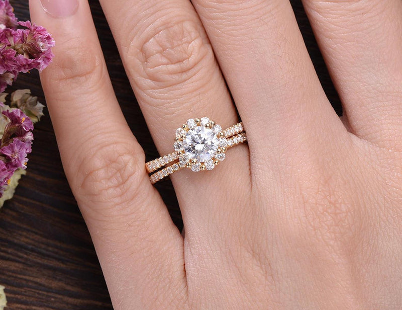 Vintage Style Bridal Ring Set, Round Cut